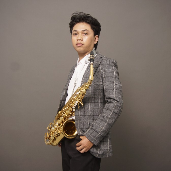 strap saxophone mono