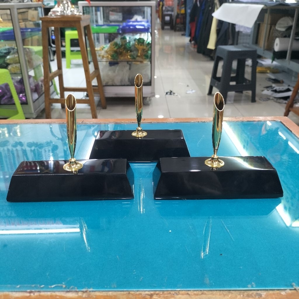 

stand bolpoin bahan fiber kualitas bagus