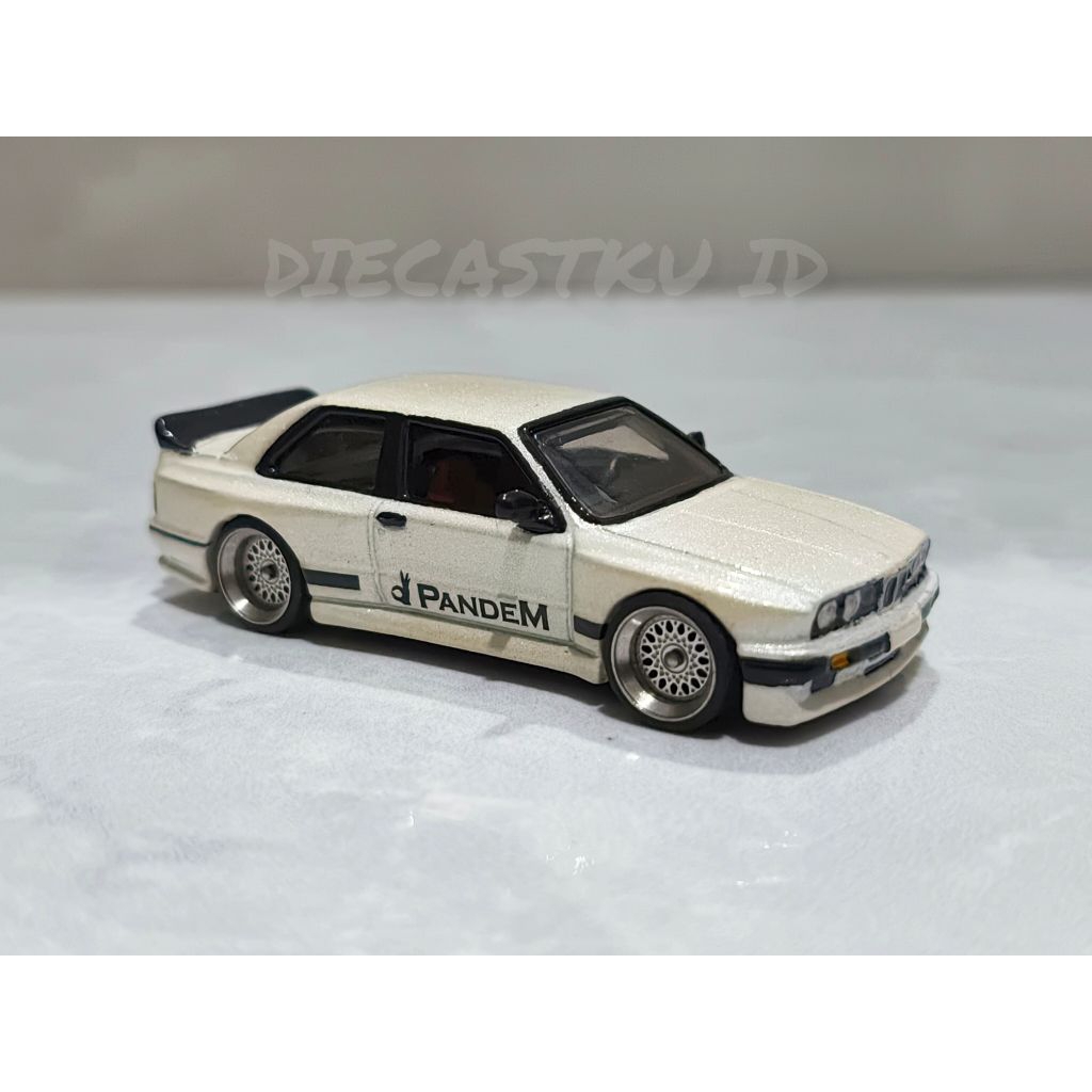 Hot Wheels Custom BMW M3 E30 Pandem Putih Loose