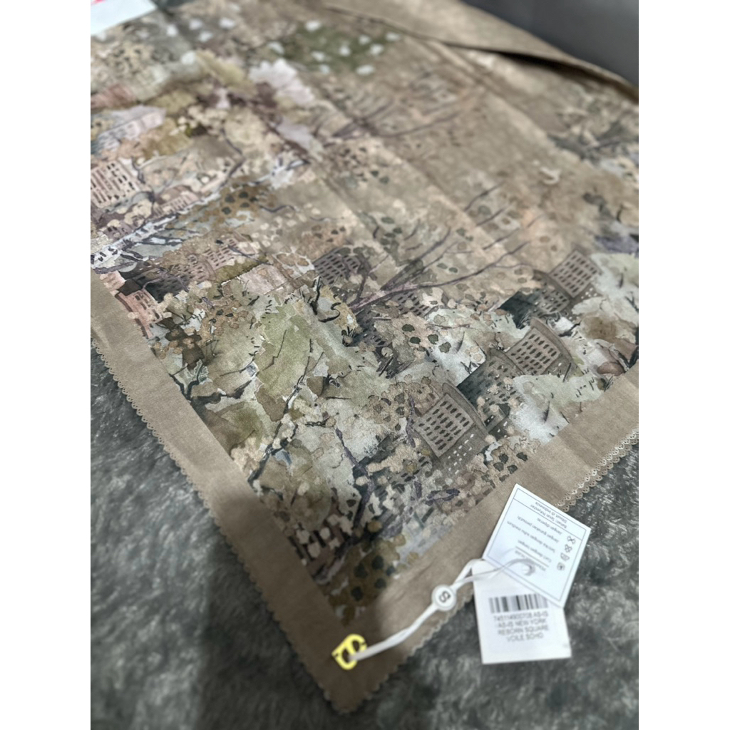 New as is Newyork Reborn Soho Buttonscarves new with tag voal reguler square no box