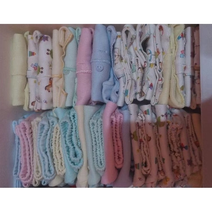 Preloved baju dan perlengkapan bayi Newborn 0-6 bulan (libby, fluffy, rubby, nova)