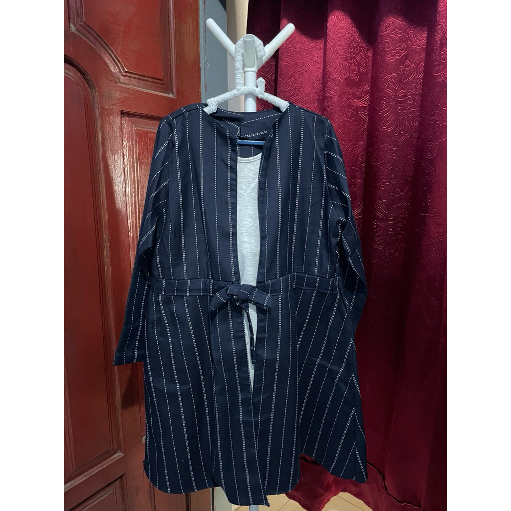 Outer Wanita Blazer Cardigan Panjang Motif Garis dengan Ikat Pinggang – Navy