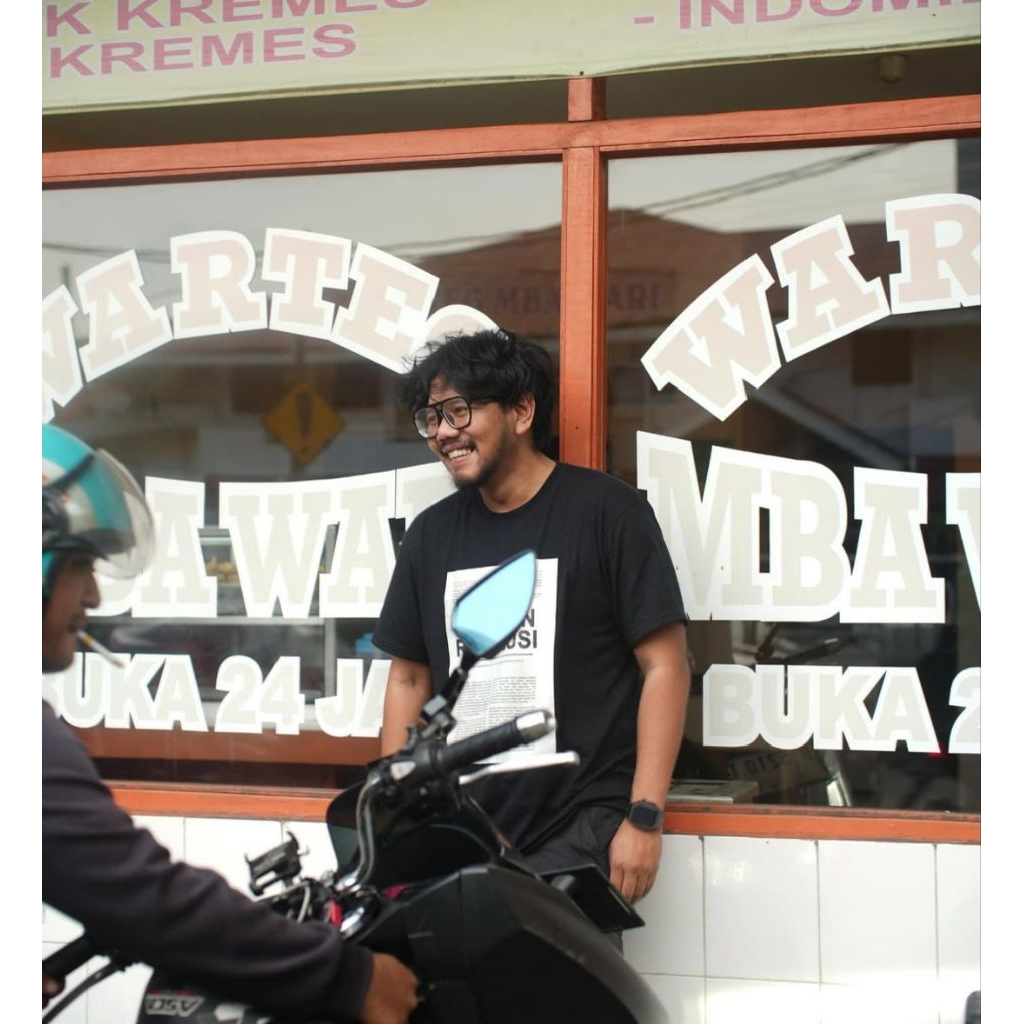 Kaos Pasukan Revolusi / T-shirt Malaka Project /Kaos Pasukan Revolusi Unisex Tee