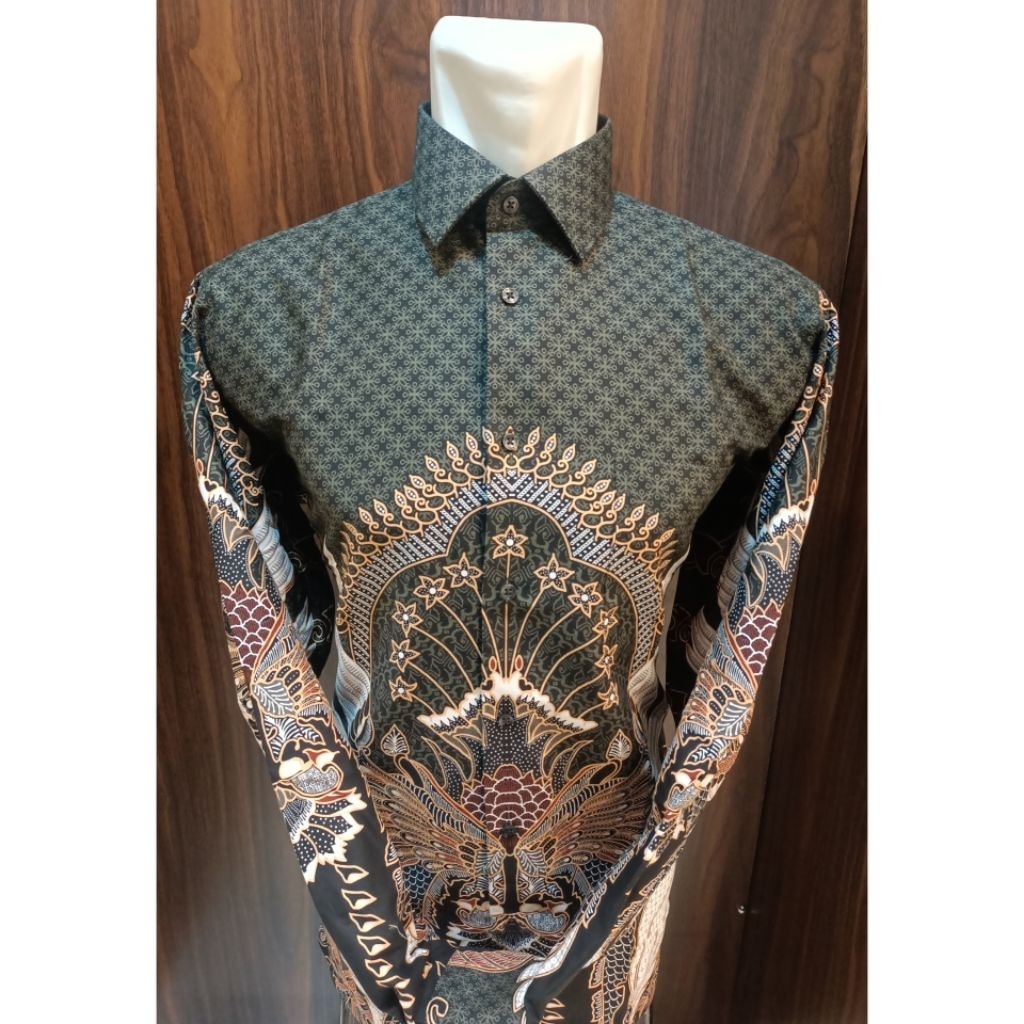 Kemeja Alisan Batik Lengan Panjang Motif Bunga Slimfit