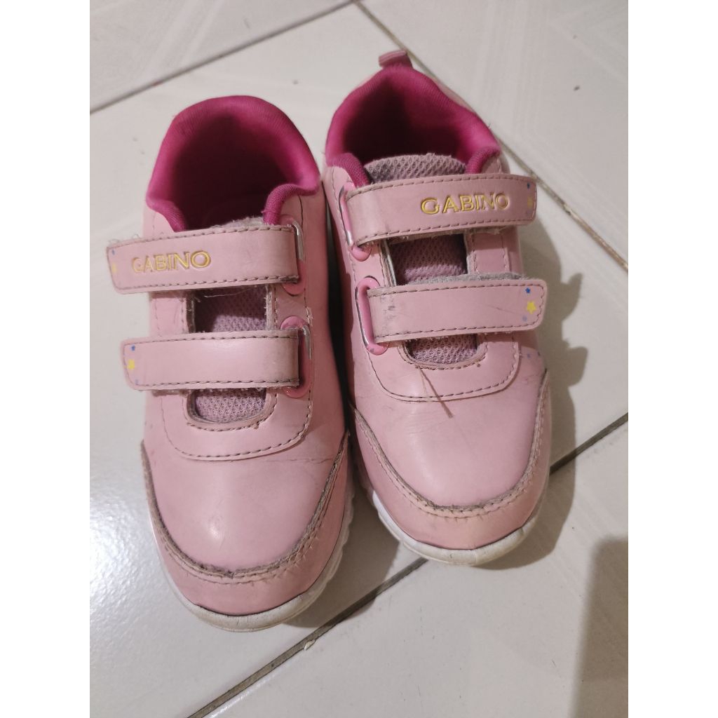preloved sepatu anak perempuan branded Gabino size 29