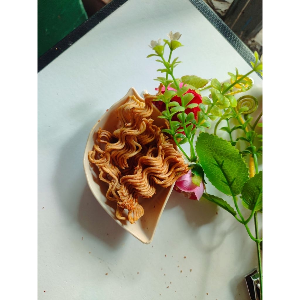 

cemilan mie goreng kremezz