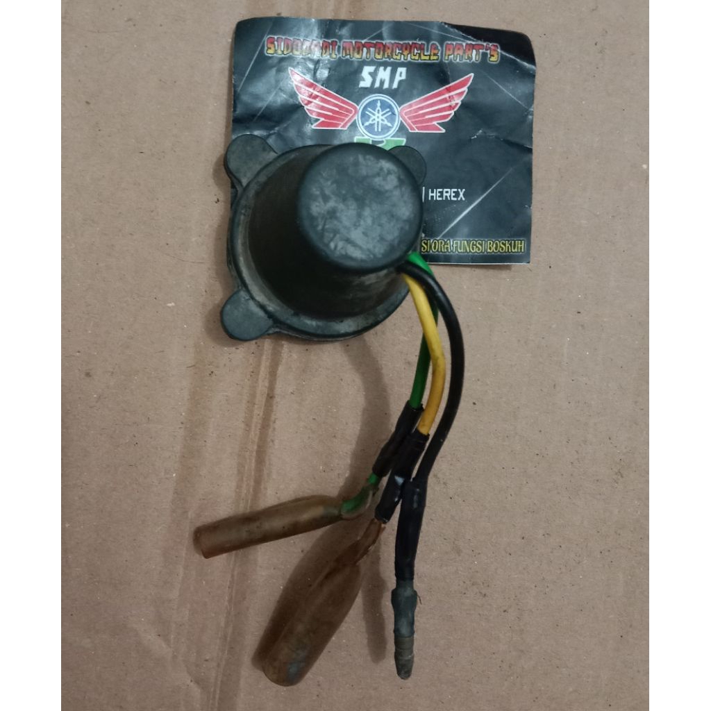 Fitting lampu depan Yamaha RX King original 2002-2008.