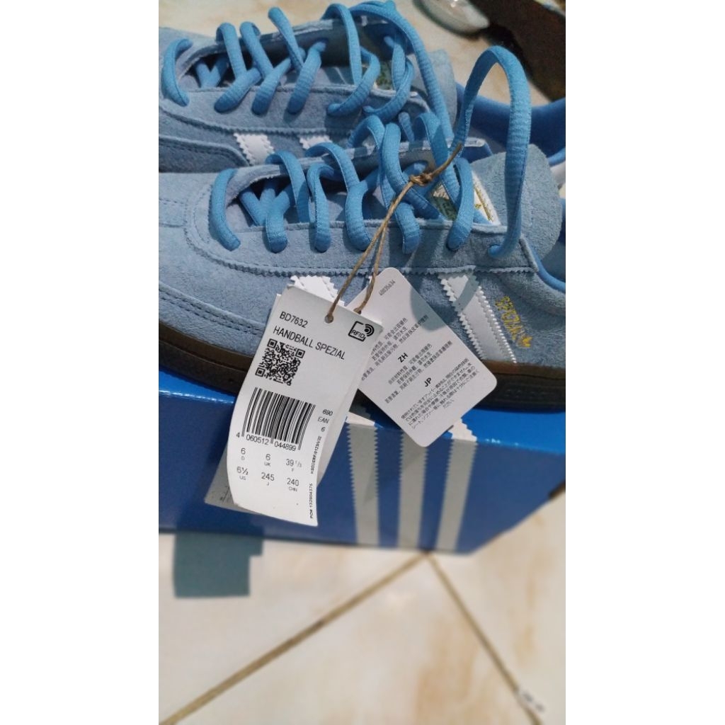 Adidas Spezial ice blue