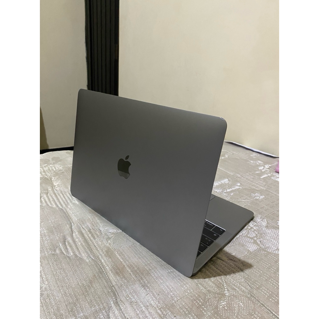 MacBook Pro 2017 512gb+ asuransi pengiriman