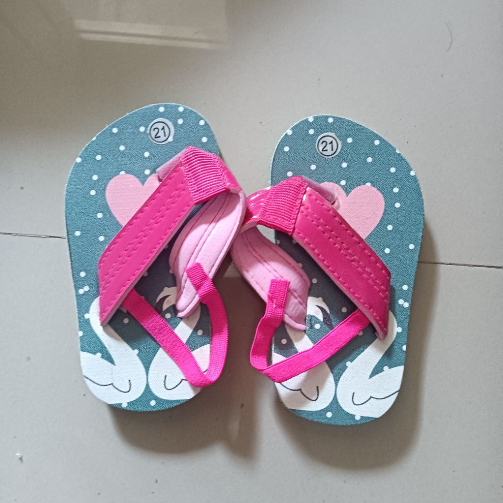 sandal jepit bayi