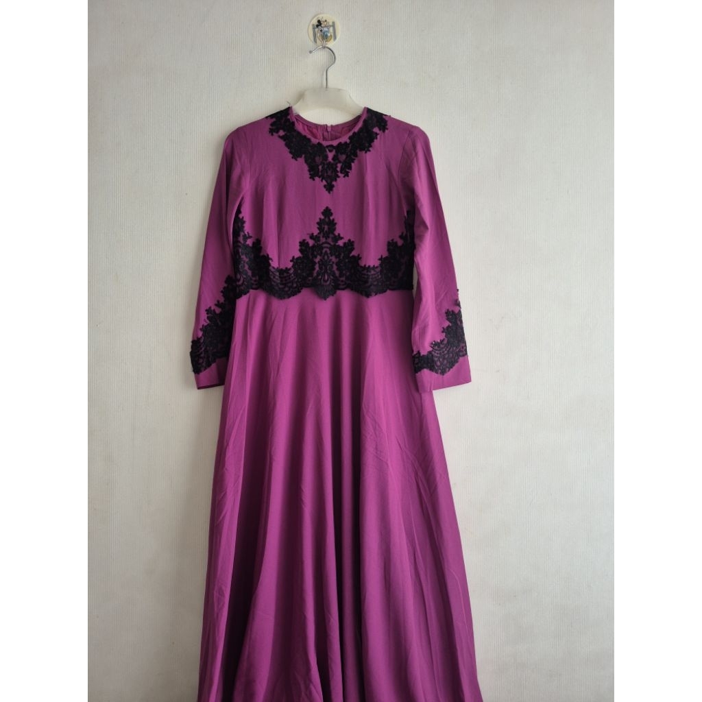 Dress Ungu Brukat Hitam