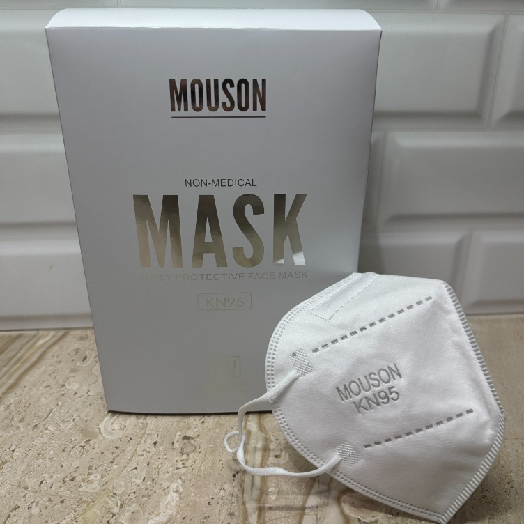 Terlaris Masker Mouson Kn95 5 Ply Isi 50 Pcs Warna Putih / Hitam