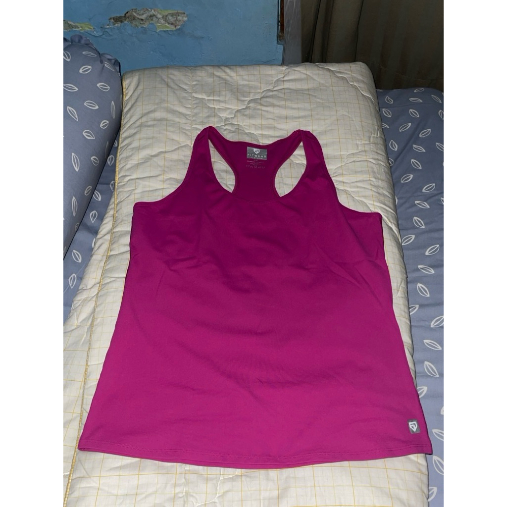 Fitwear Tanktop in Fuschia (second)