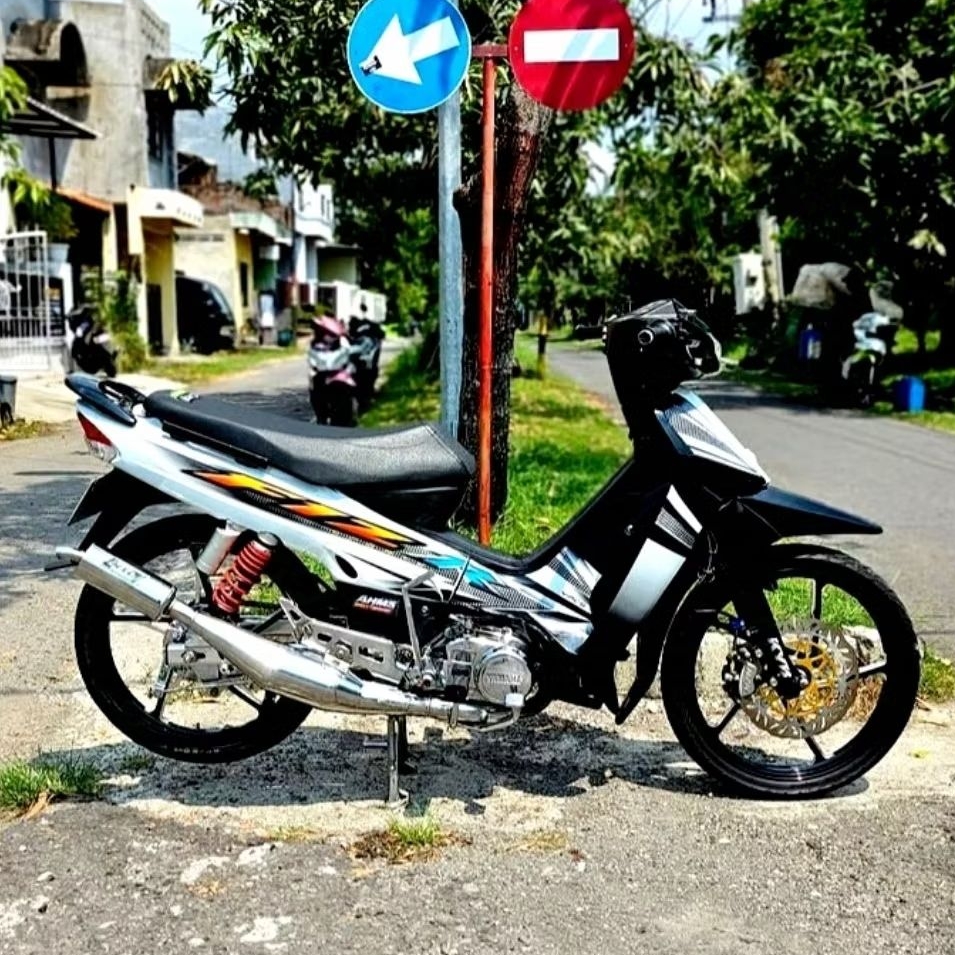 Striping fiz r 2004 putih hitam ll Striping fiz r 2004 hitam putih kualitas terbaik ll Striping F1zr