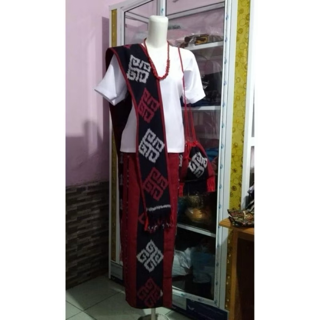 SETELAN BAJU WANITA MOTIF TORAJA FREE SLENDANG DAN TAS SEPU