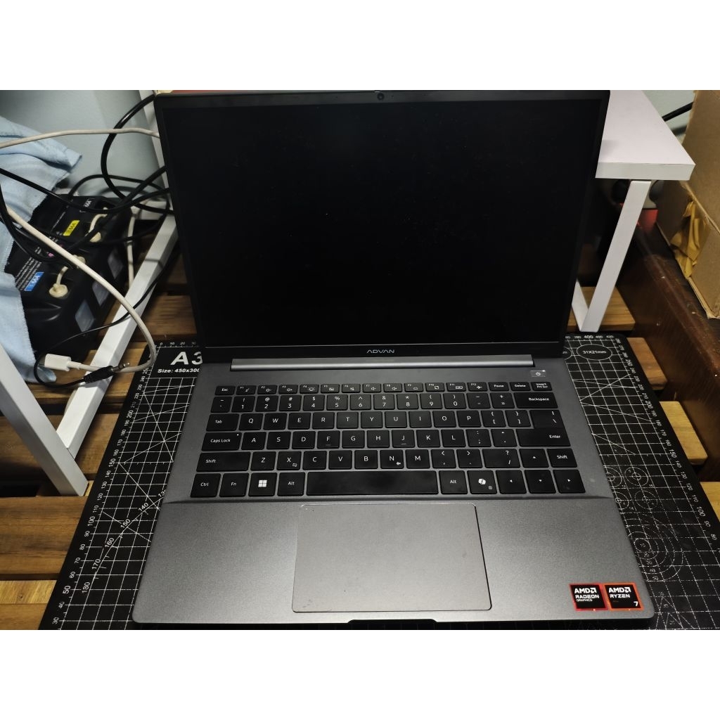 Advan Ai Gen Ryzen 7 8845HS Black 16GB NVMe 512GB