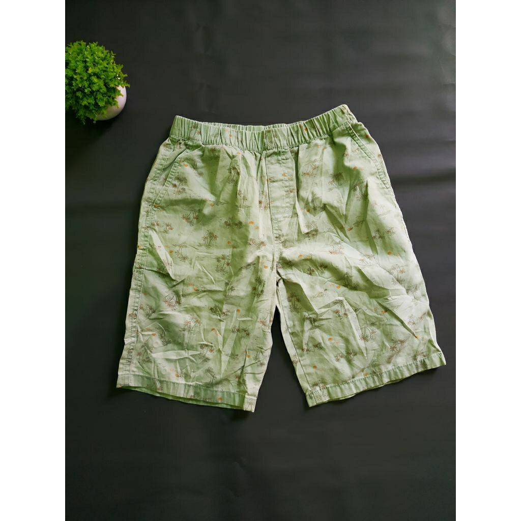 Celana pendek Uniqlo second ori