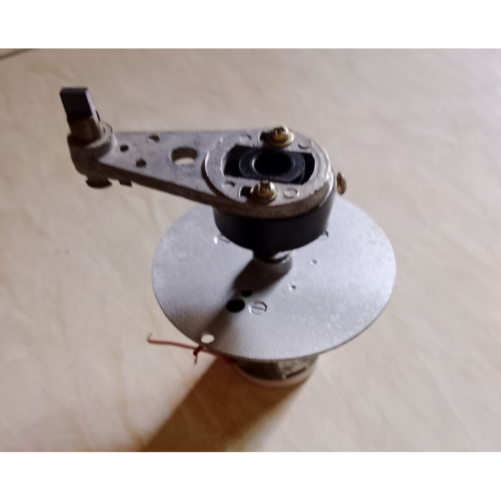 dinamo gearbox dc12 V bekas copotan stavol kondisi normal