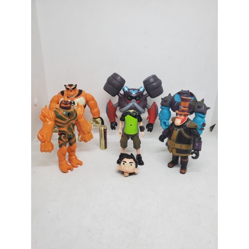 FIGUR BEN10 SET