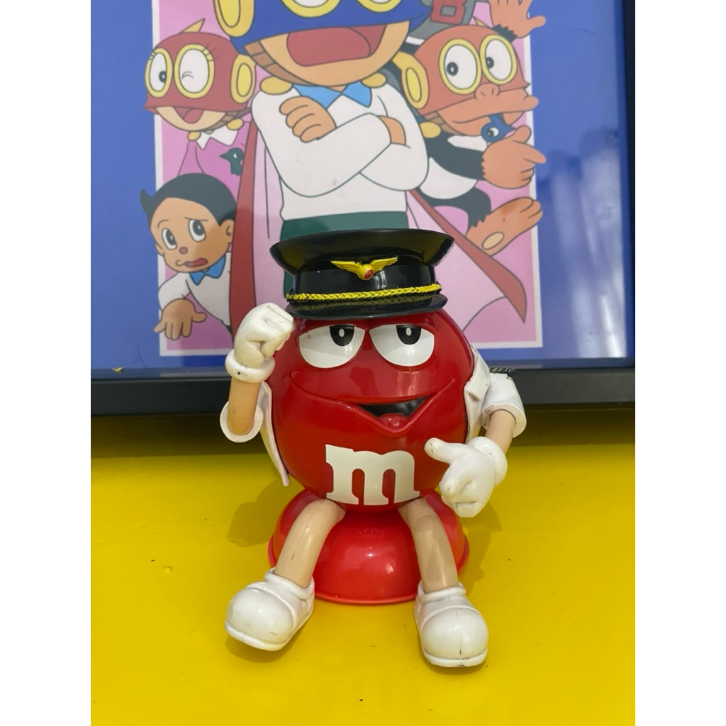 Mnm figure