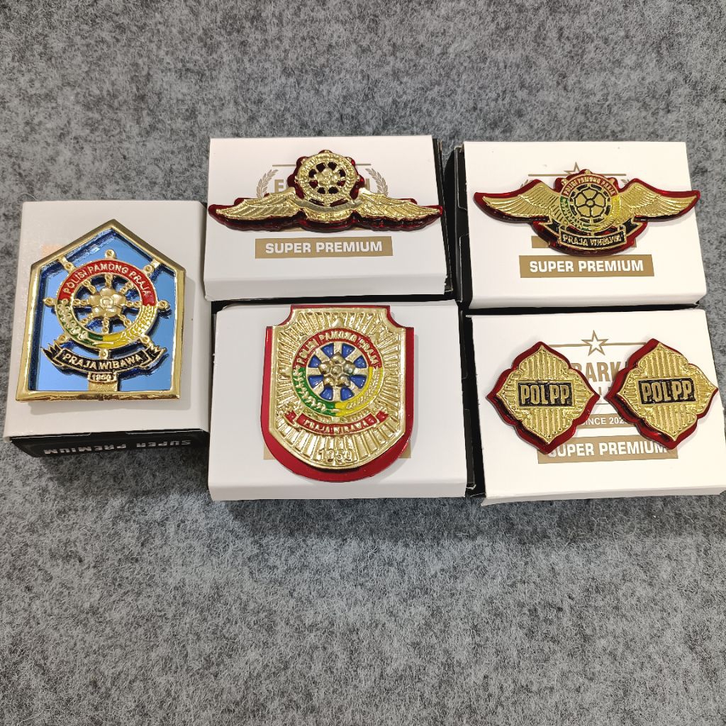 PIN POL PP MONOGRAM POL PP EMBLEM POL PP LENCANA POL PP WING POL PP
