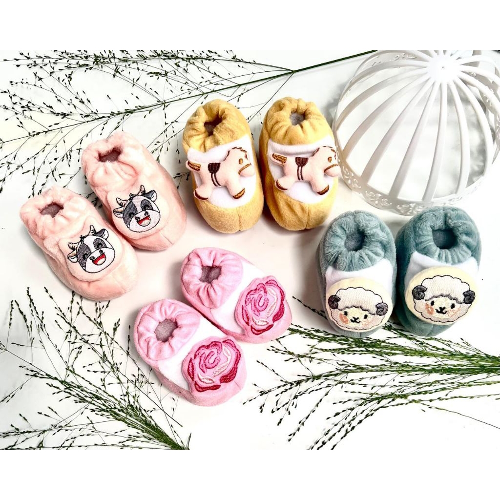 Sepatu Bayi Karakter Anti Slip- Sepatu Bulu Mika - Kado Bayi Murah