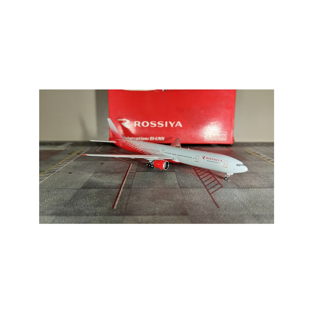 Diecast Pesawat Boeing 777-300 Rossiya Airlines 1/400 Phoenix