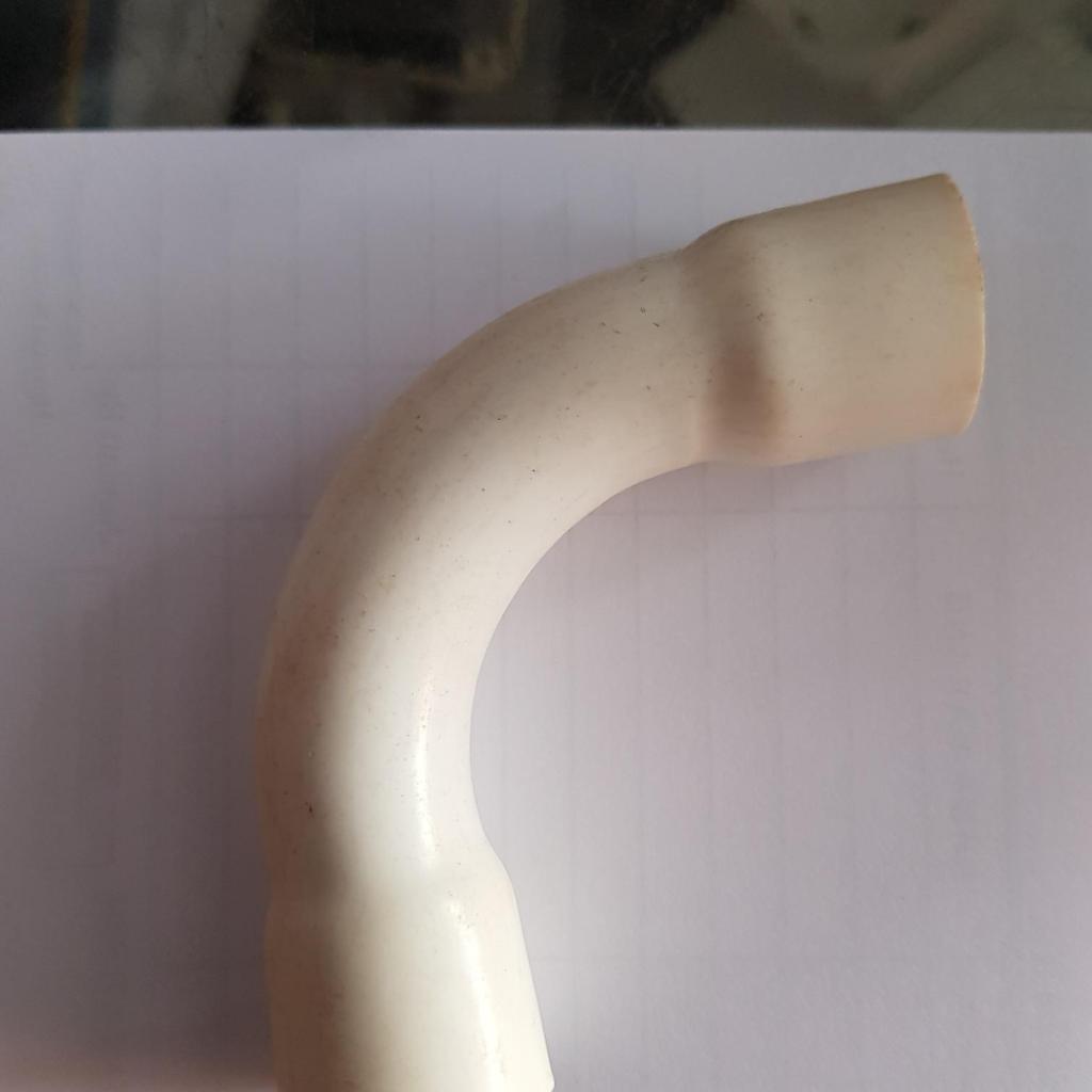 Keni Knee Elbow L-bow Pipa Listrik 20mm/ Sambungan Paralon Boss 20 mm