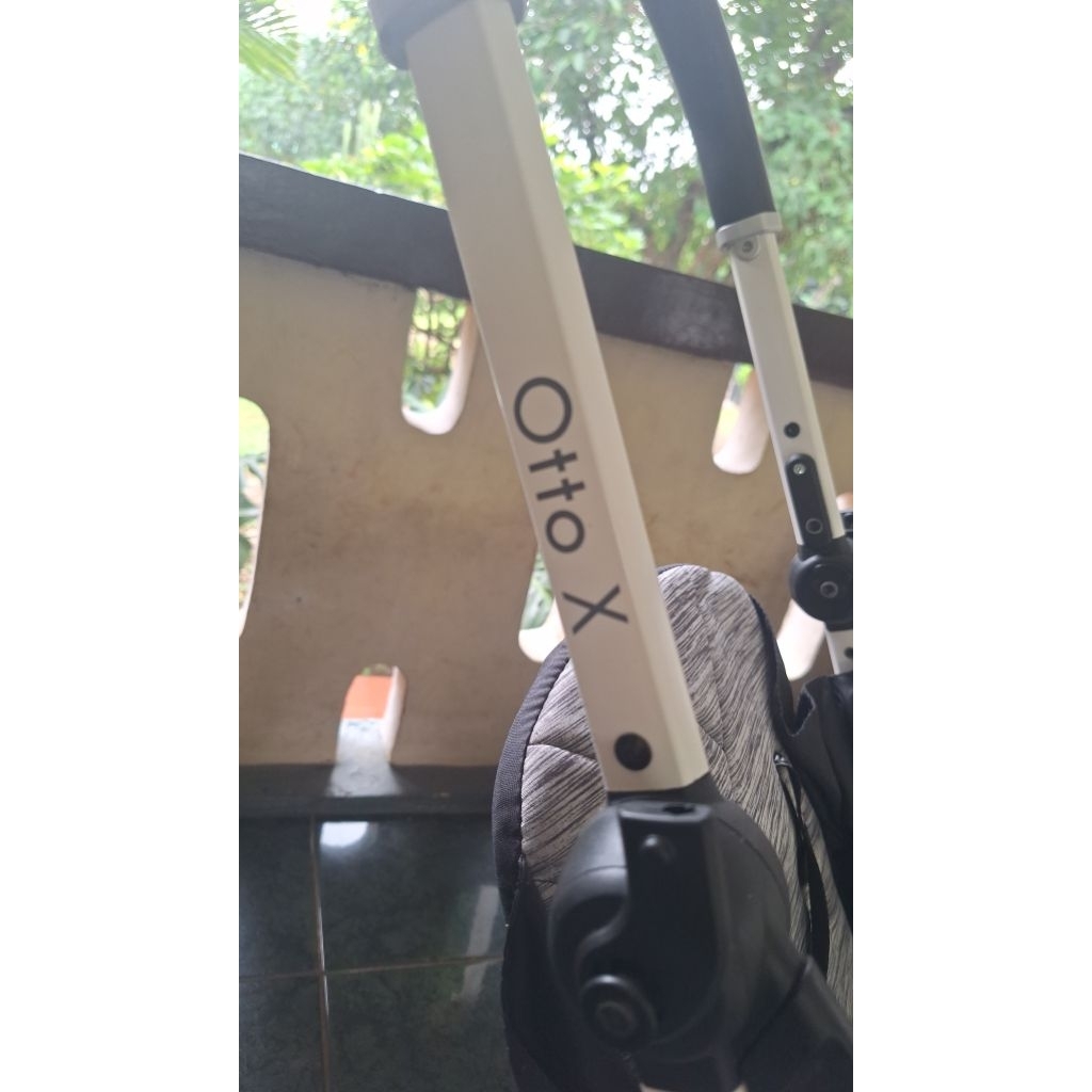 [PRELOVED 2x pakai] CABIN SIZE Stroller Cocolatte Otto x RMD knit