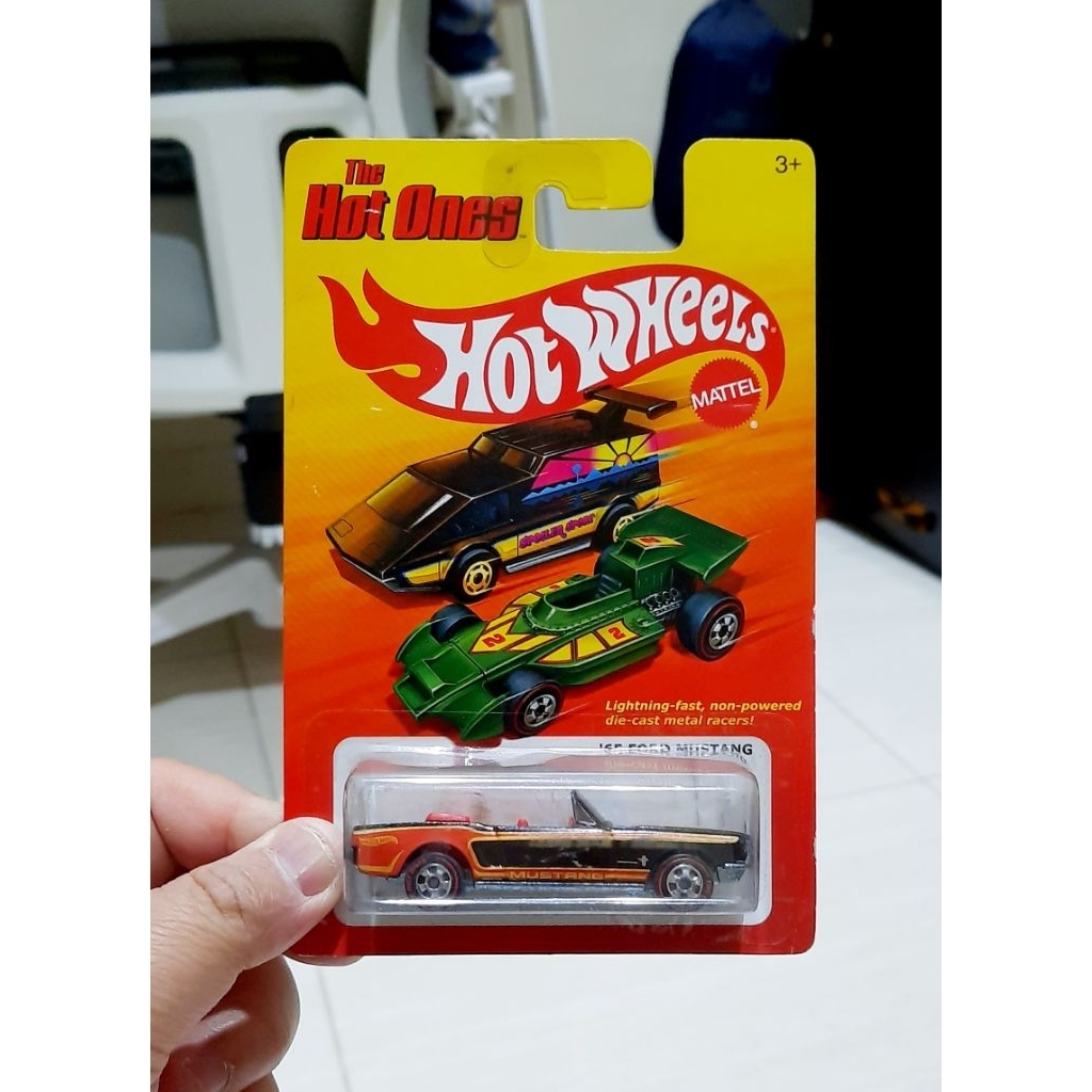 HOT WHEELS 65 FORD MUSTANG CHASE WHITELINE