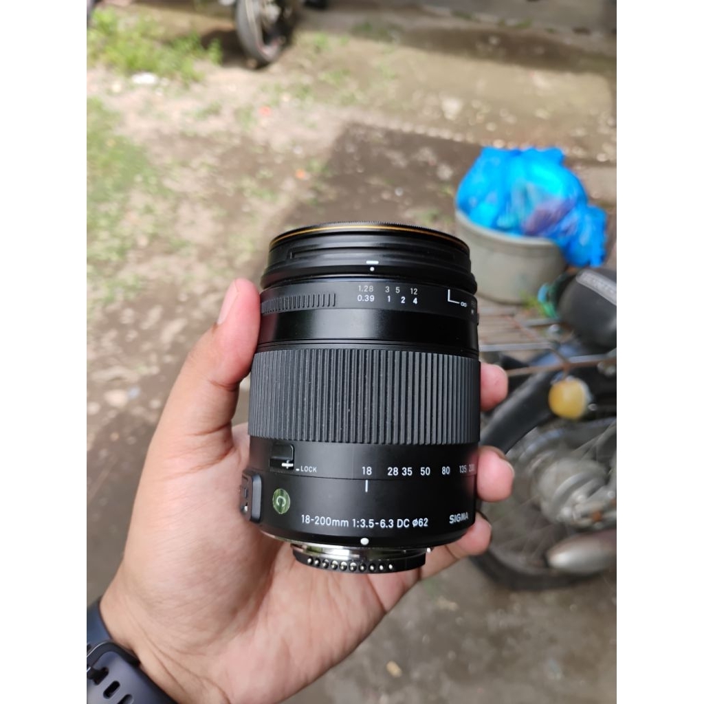SIGMA 18-200MM F3.5 6.5 FOR NIKON / LENSA SAPUJAGAT NIKON 18-200MM for Nikon Contemporary