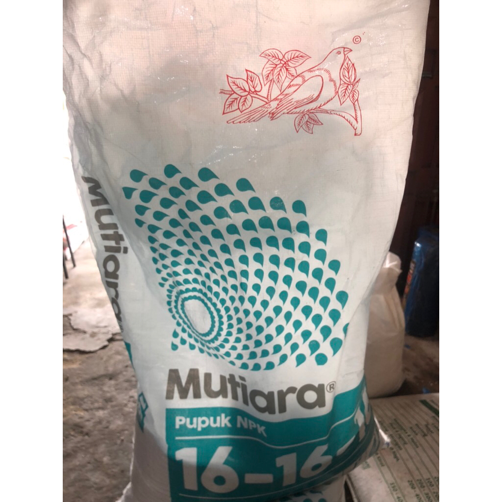 PUPUK MUTIARA 16-16-16 PUPUK NPK REPACK 1/2 KG
