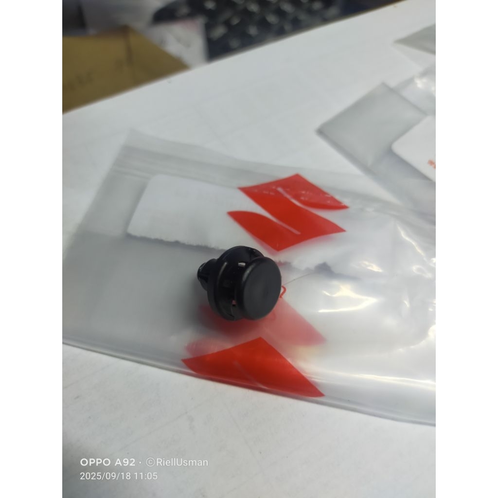 Kancing /Clip Rumah Filter Suzuki Ertiga