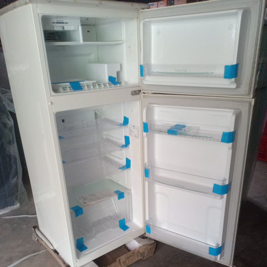 Kulkas 2 Pintu LG LR-202 SVF Tanpa Bunga Es
