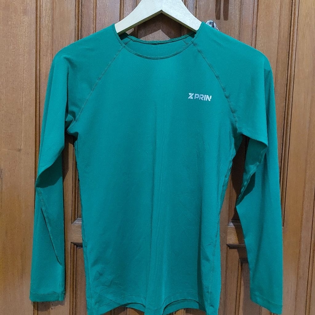 kaos thrift olah raga wanita