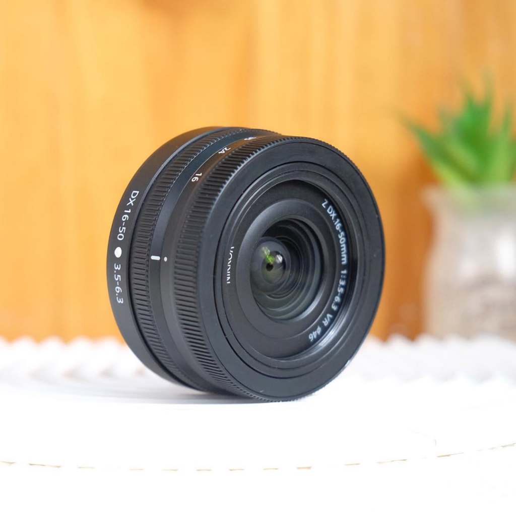 NIKKOR DX 16-50mm f/3.5-6.3 VR for Nikon Z Second Likenew