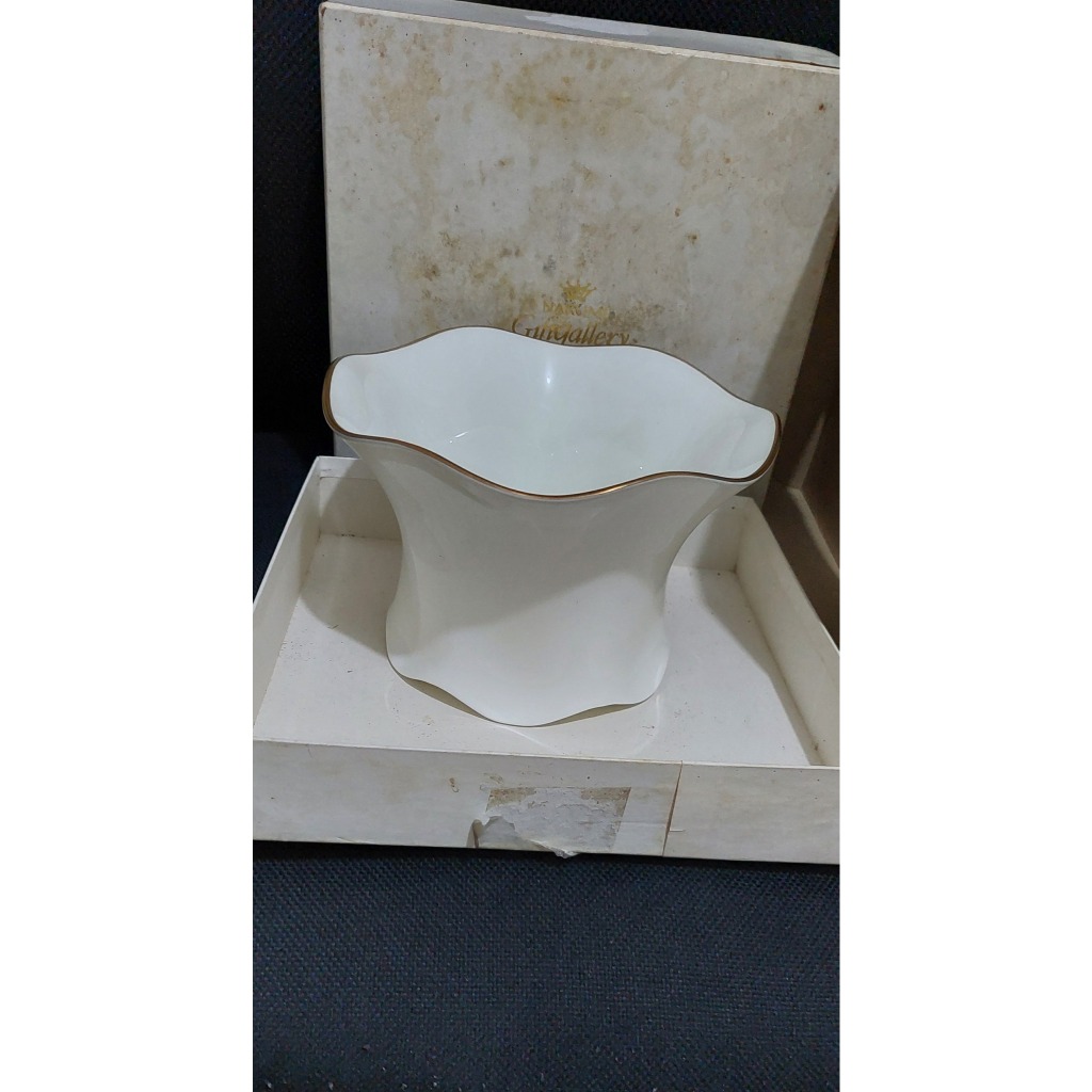 vas bunga keramik vintage theodore bone china narumi japan NOS