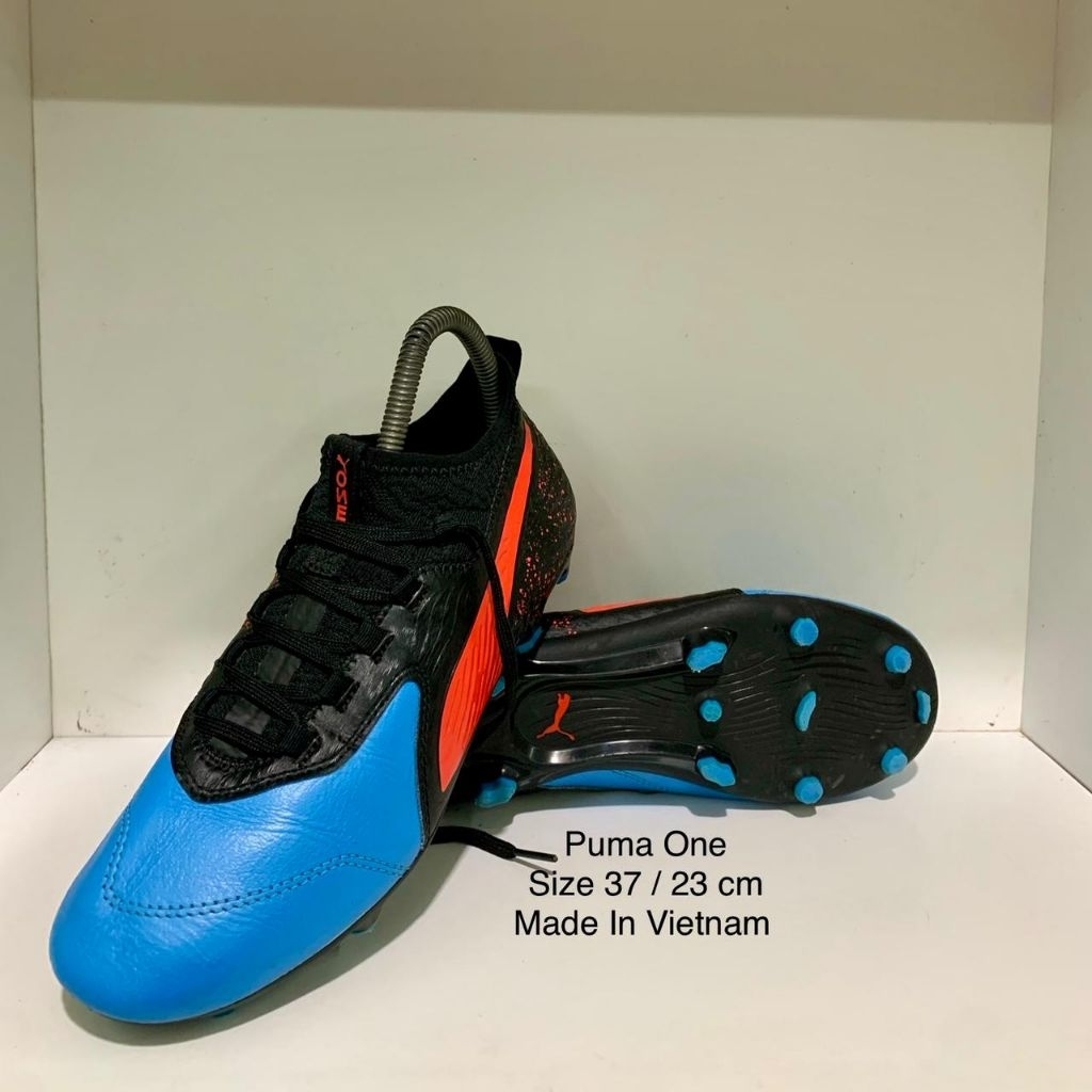 Sepatu Bola Puma One Preloved