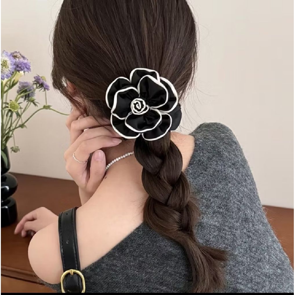 Jepity J302 - Scrunchy Camelia Channel