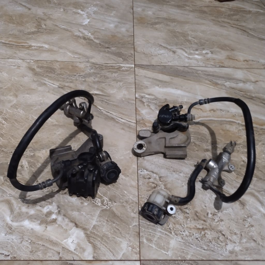 Kaliper Pengereman R15v3 v4 XSR MT15 Original Copotan (ADA MINUS)