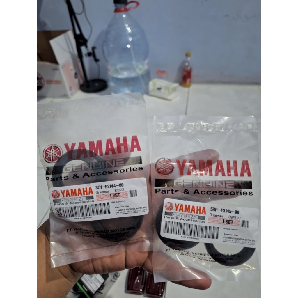 PAKET KOMPLIT SEAL SHOCK DEPAN VIXION SCORPIO BYSON SEAL+OLI SHOCK ORIGINAL YAMAHA GENUINE PART