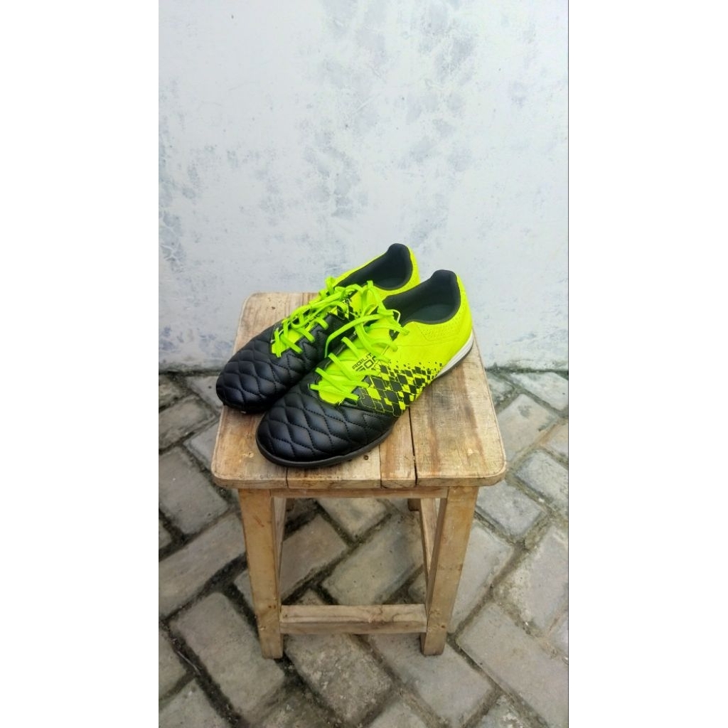Sepatu Futsal Turf
