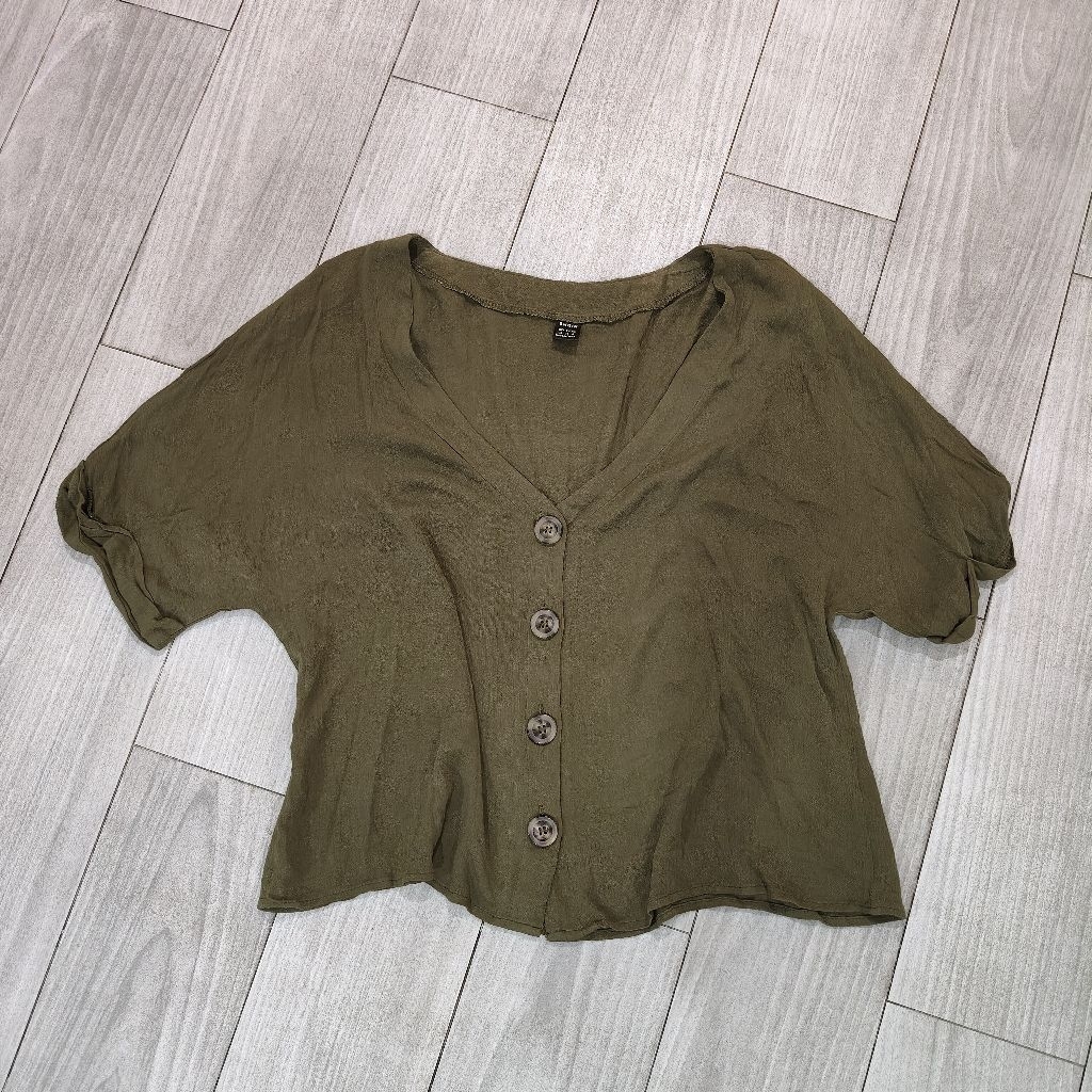LATTE | SEHUN blouse kemeja top army