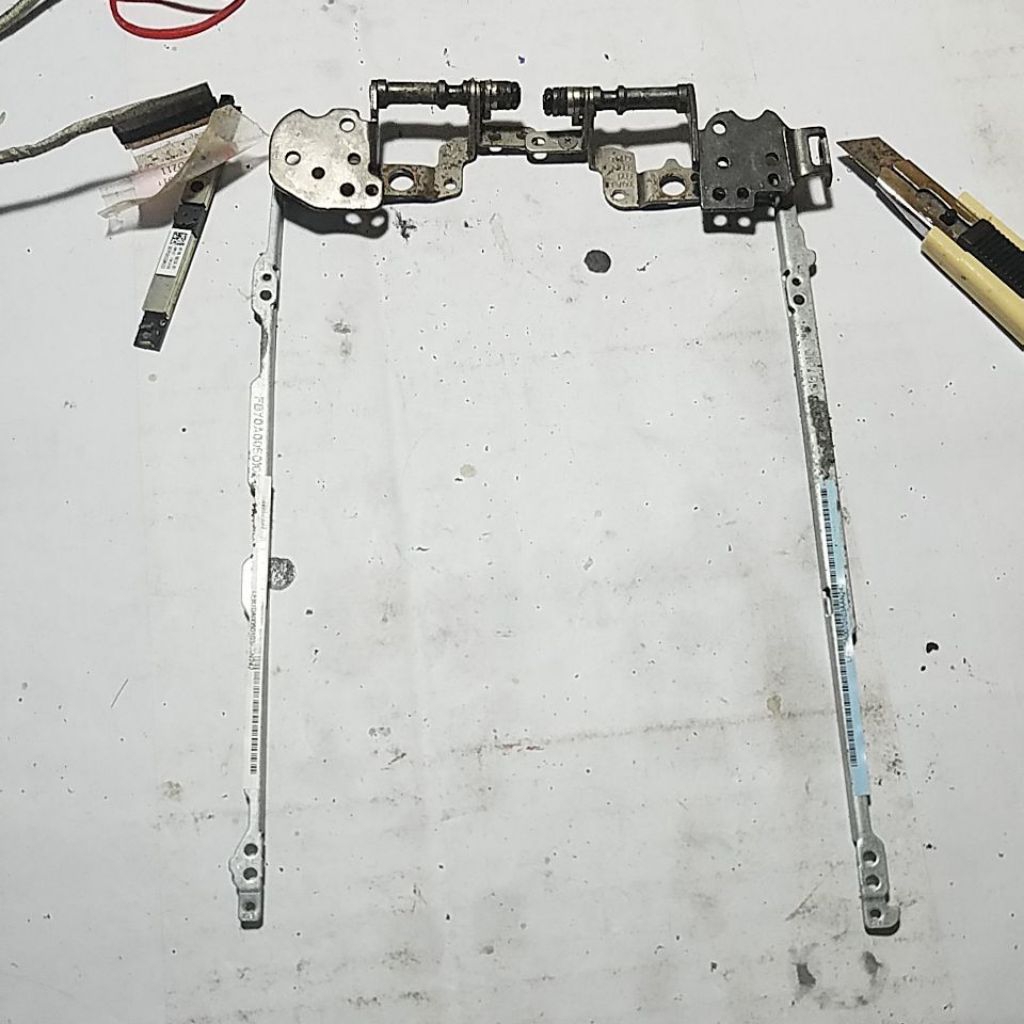 Original engsel notebook HP Stream 11-d031TU