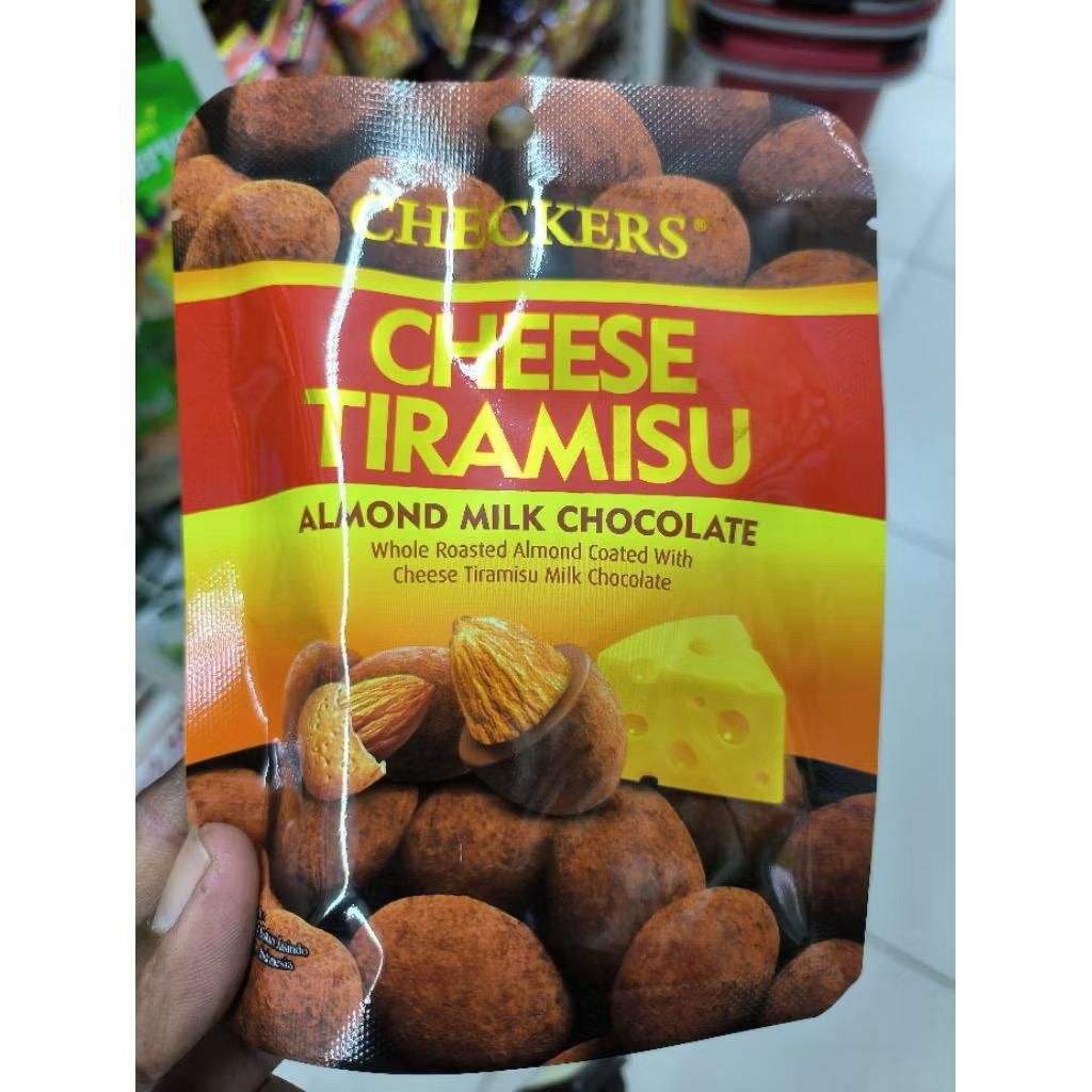 

CHECKERS CHEESE TIRAMISU ALMOND MILK CHOCOLATE