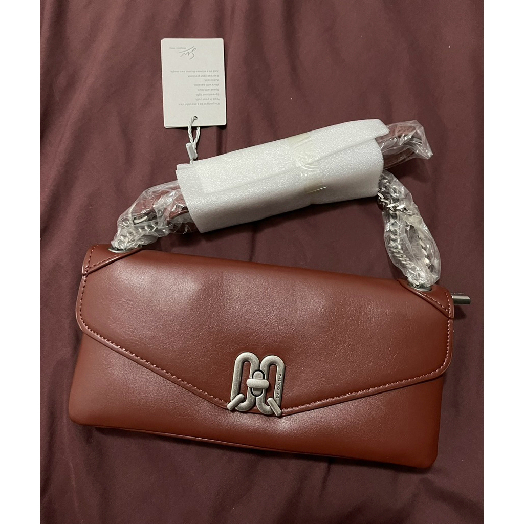 NWT Tas Madelyn Su Queena