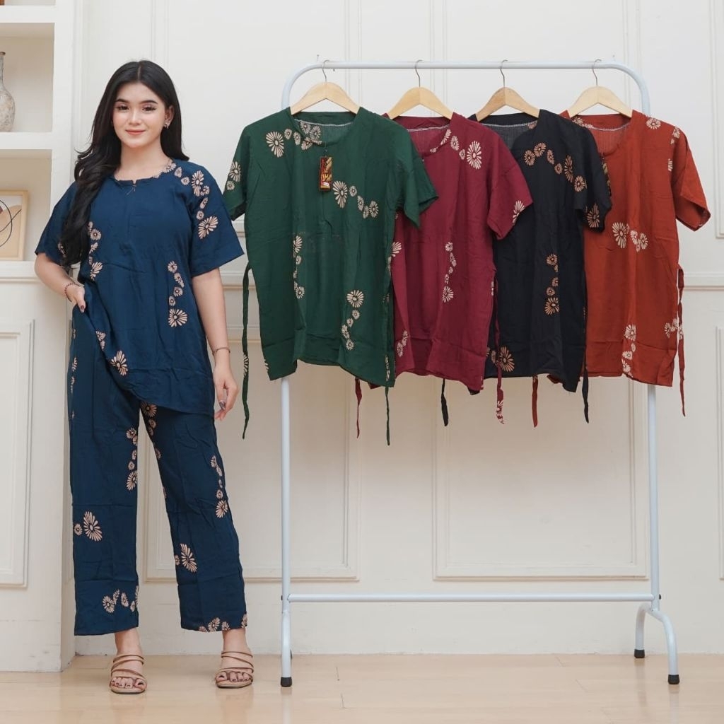 Setelan Jumbo Wanita Motif Bunga – Baju Tidur / Piyama / Baju Santai Adem