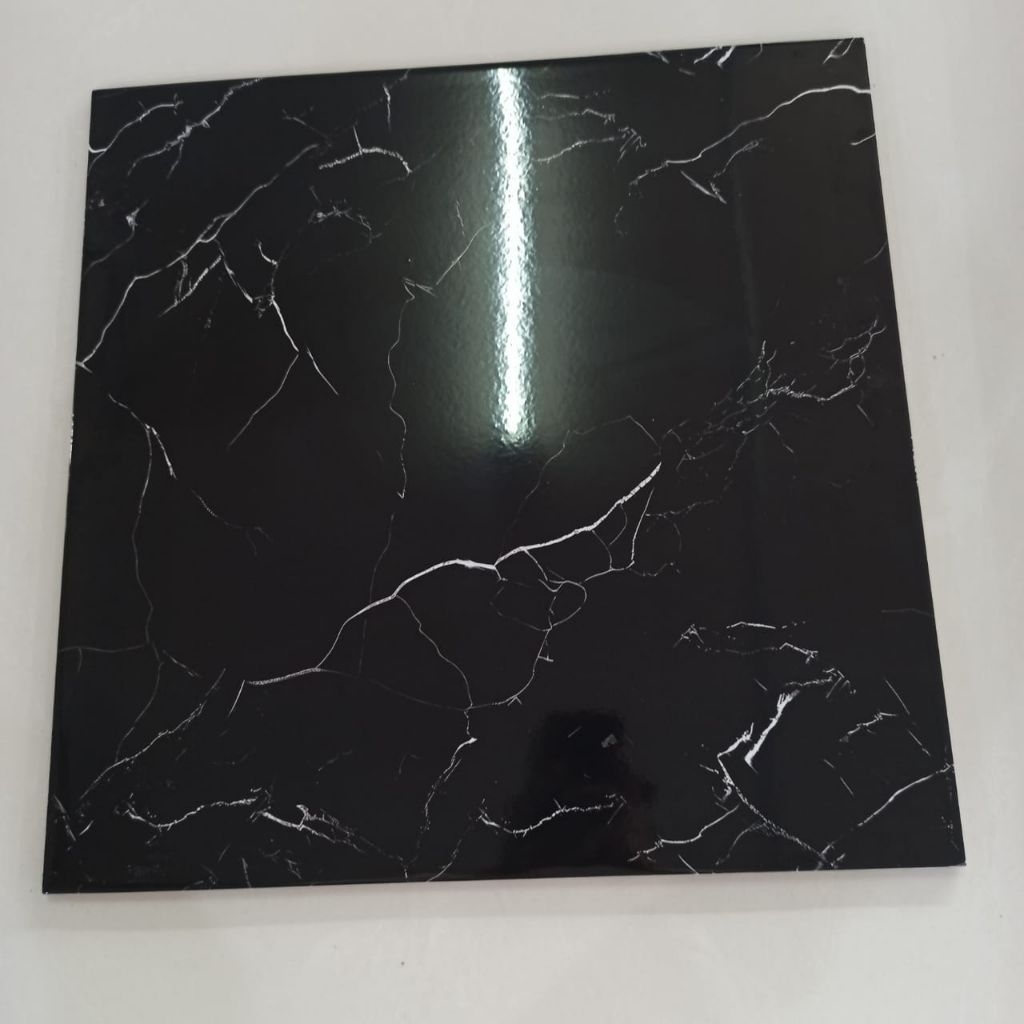 keramik 50x50 hitam motif/keramik hitam garis putih/keramik hitam kilap/keramik hitam marmer/keramik