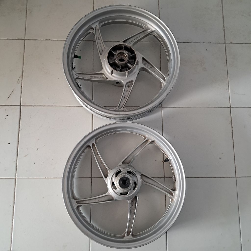 Velg D/B CBR250R CBU tanpa disc dan napgear