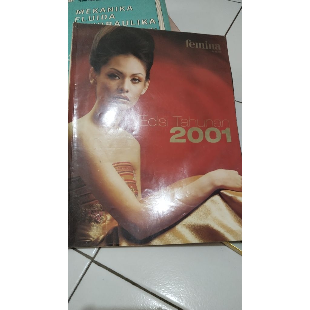 MAJALAH FEMINA EDISI TAHUNAN 2O01